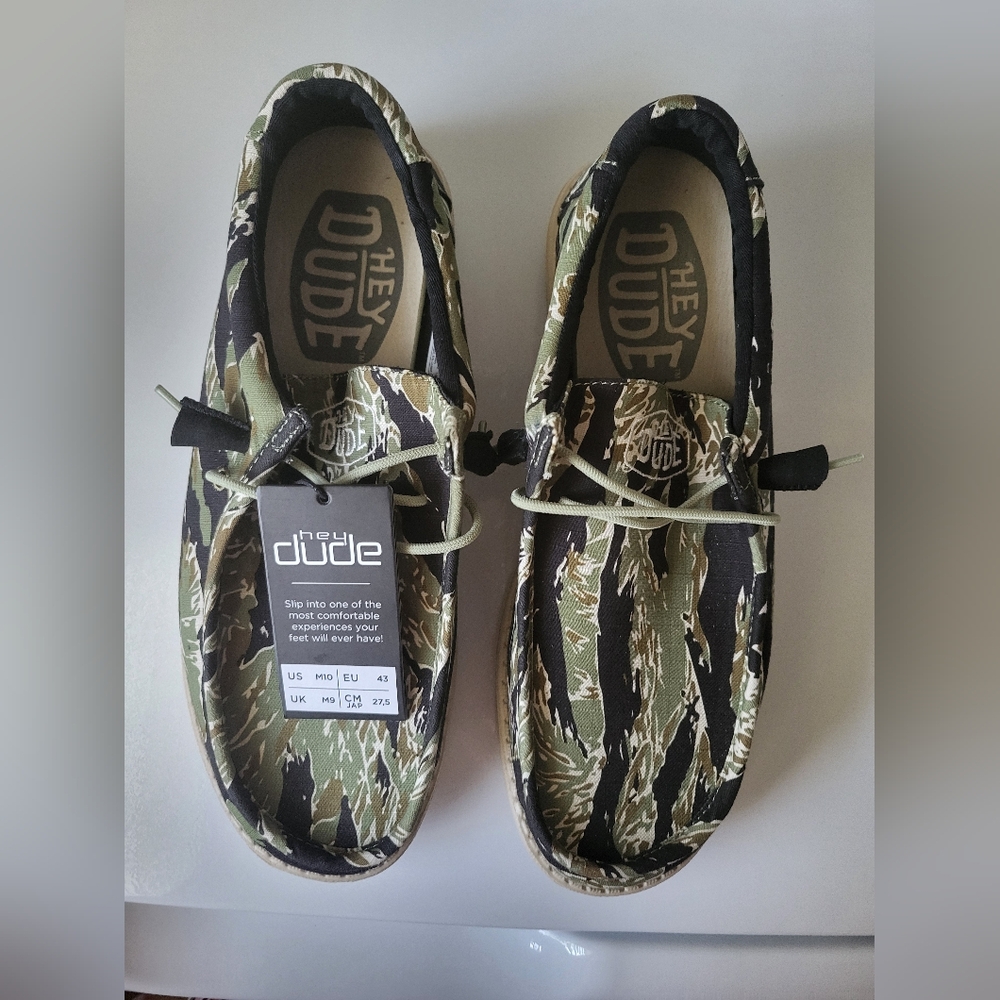 Hey Dude Men's Shoes Size 10 NWT